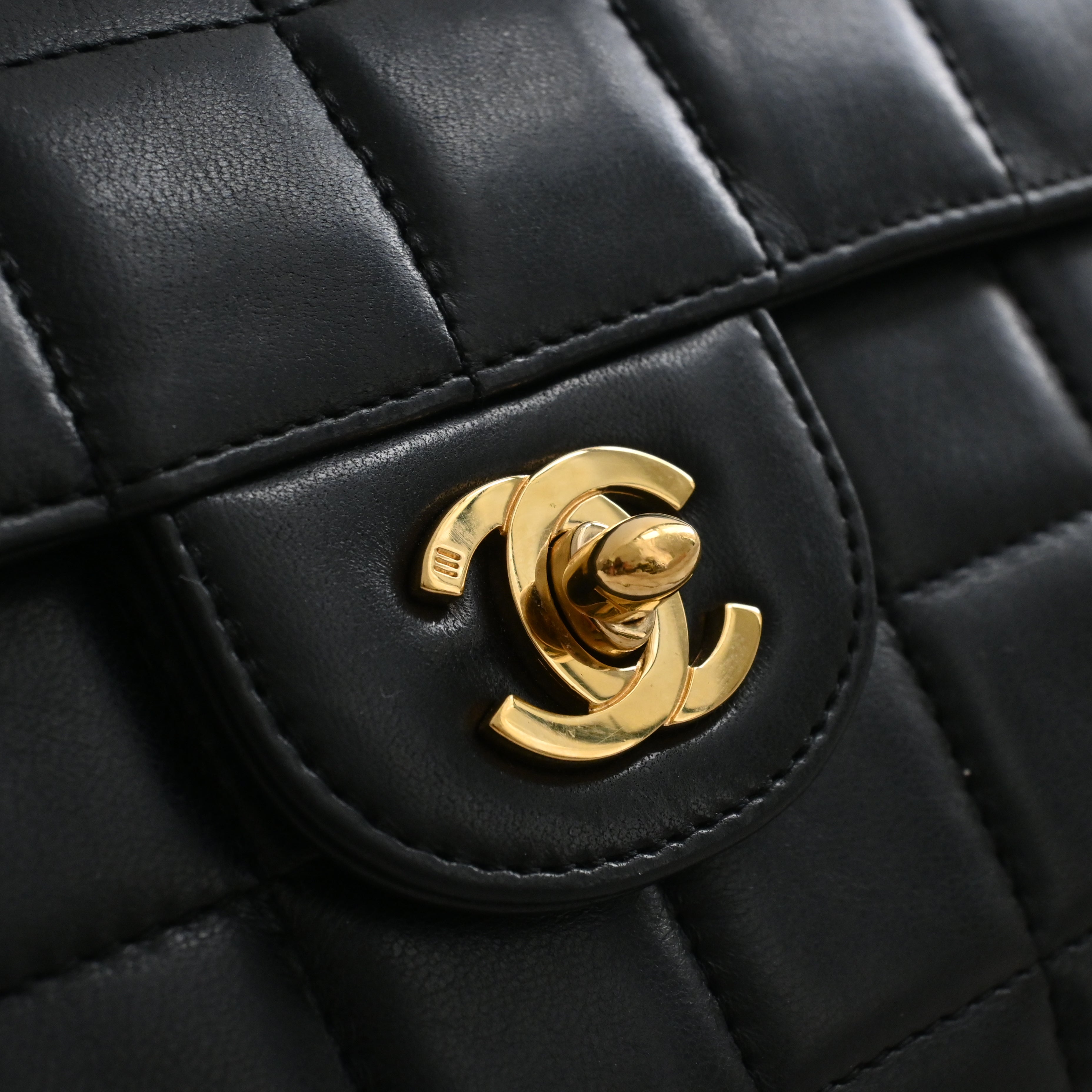 Chanel Chocolate Bar Flap Shoulder Bag - Leluxe Vintage Sdn. Bhd.