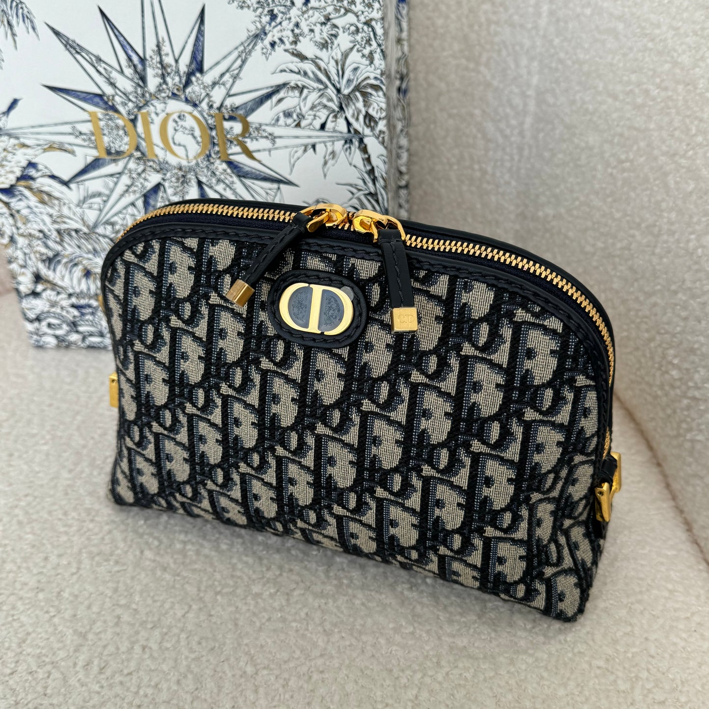 Dior 30 Montaigne Pouch