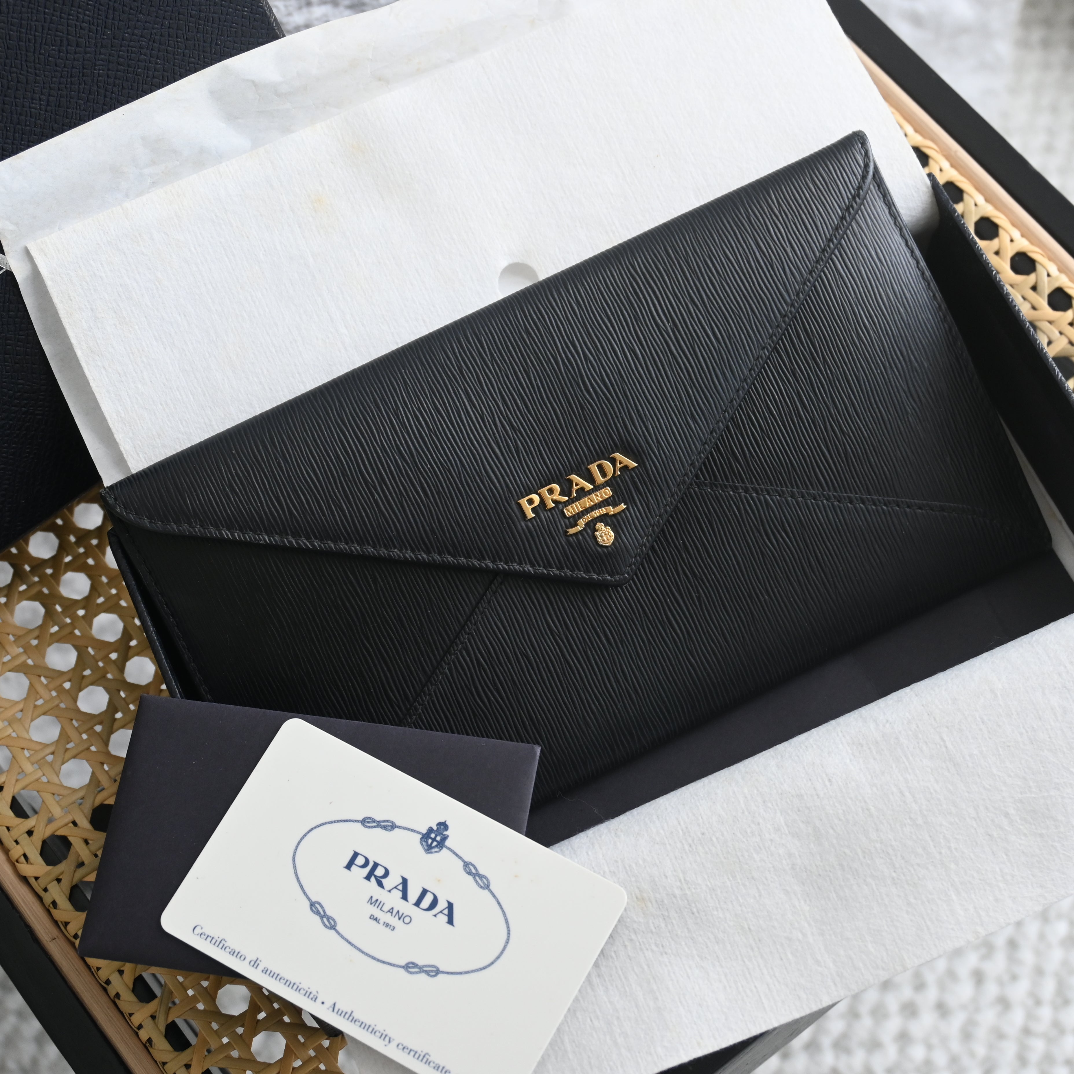 Prada Vitello Move Envelope Wallet 1MF175 - Leluxe Vintage Sdn. Bhd.