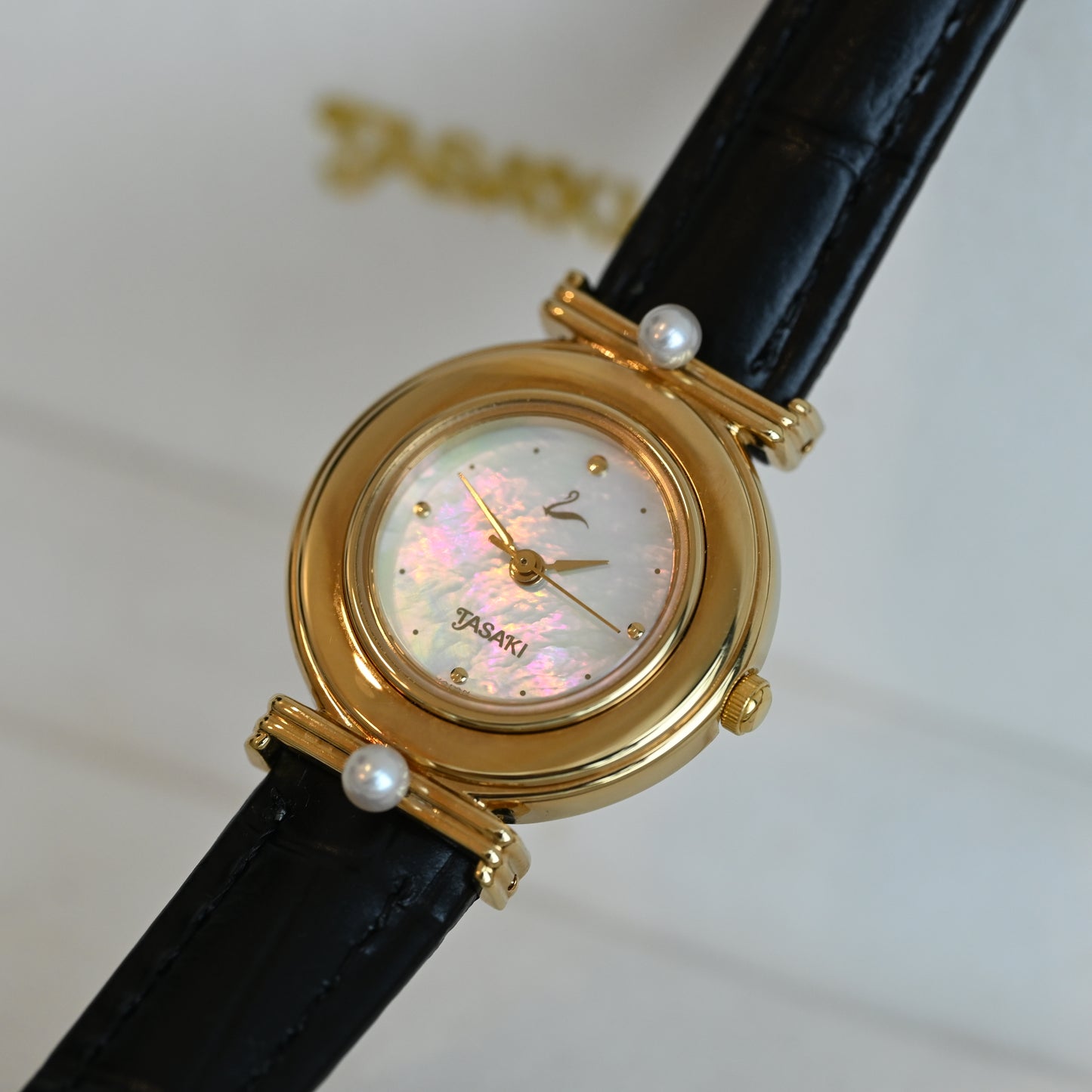 Tasaki V811-2850 MOP Watch