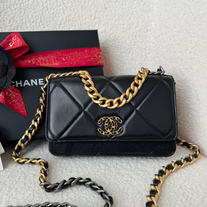 Chanel 19 Quilted Wallet On Chain WOC