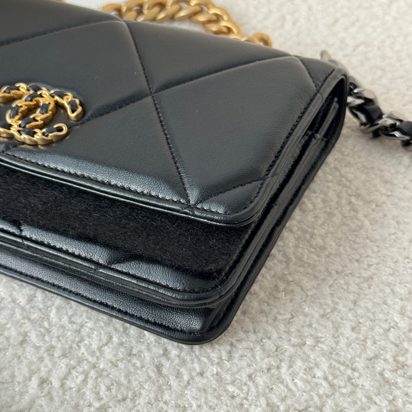 Chanel 19 Quilted Wallet On Chain WOC