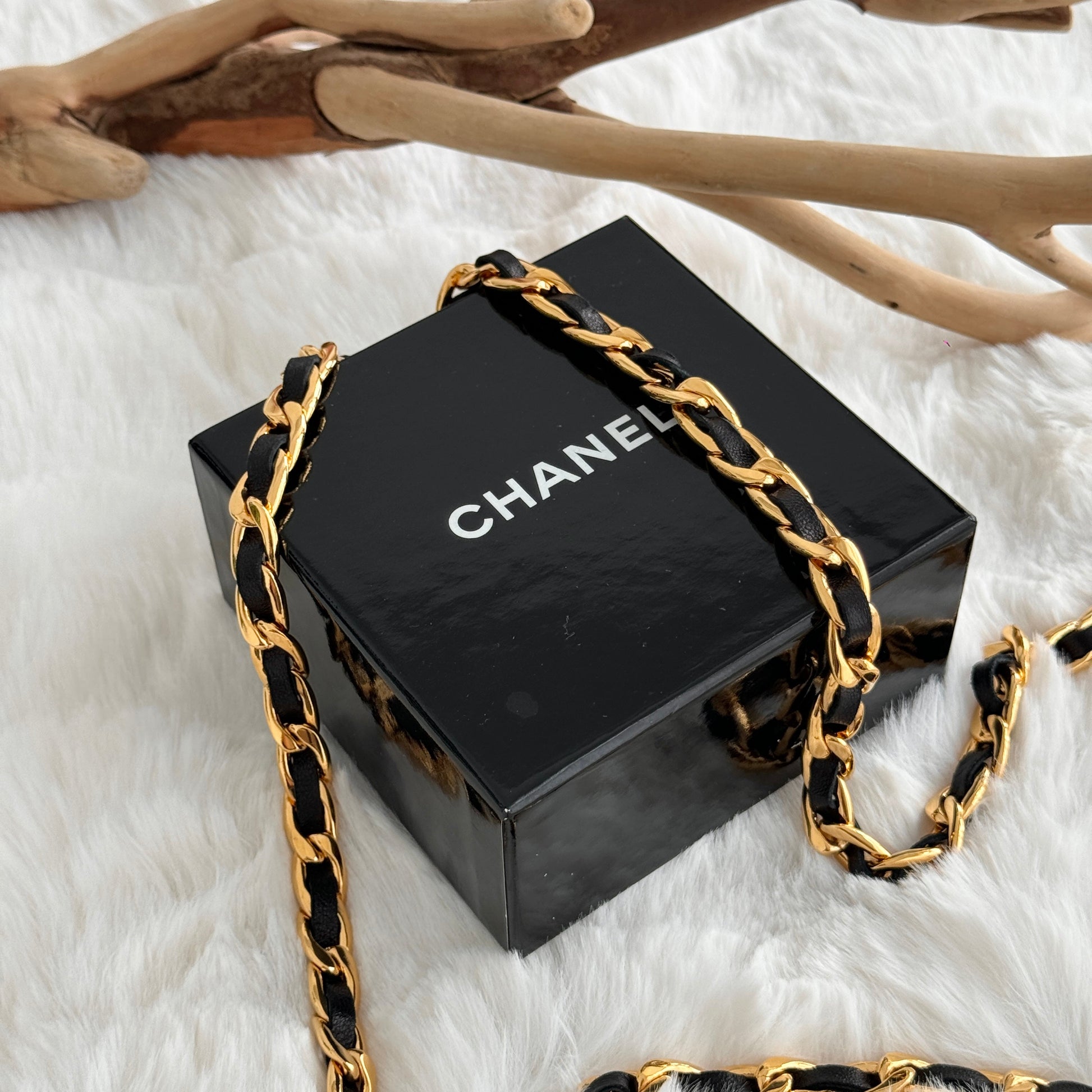 Chanel 31 Rue Cambon chain leather belt - Leluxe Vintage Sdn. Bhd.