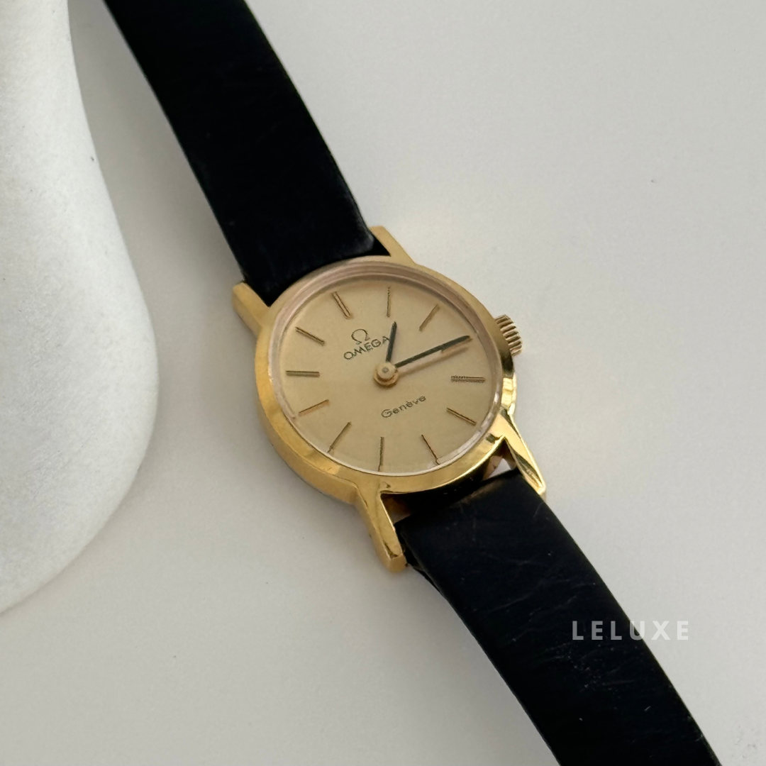 Omega Genève Oval Watch