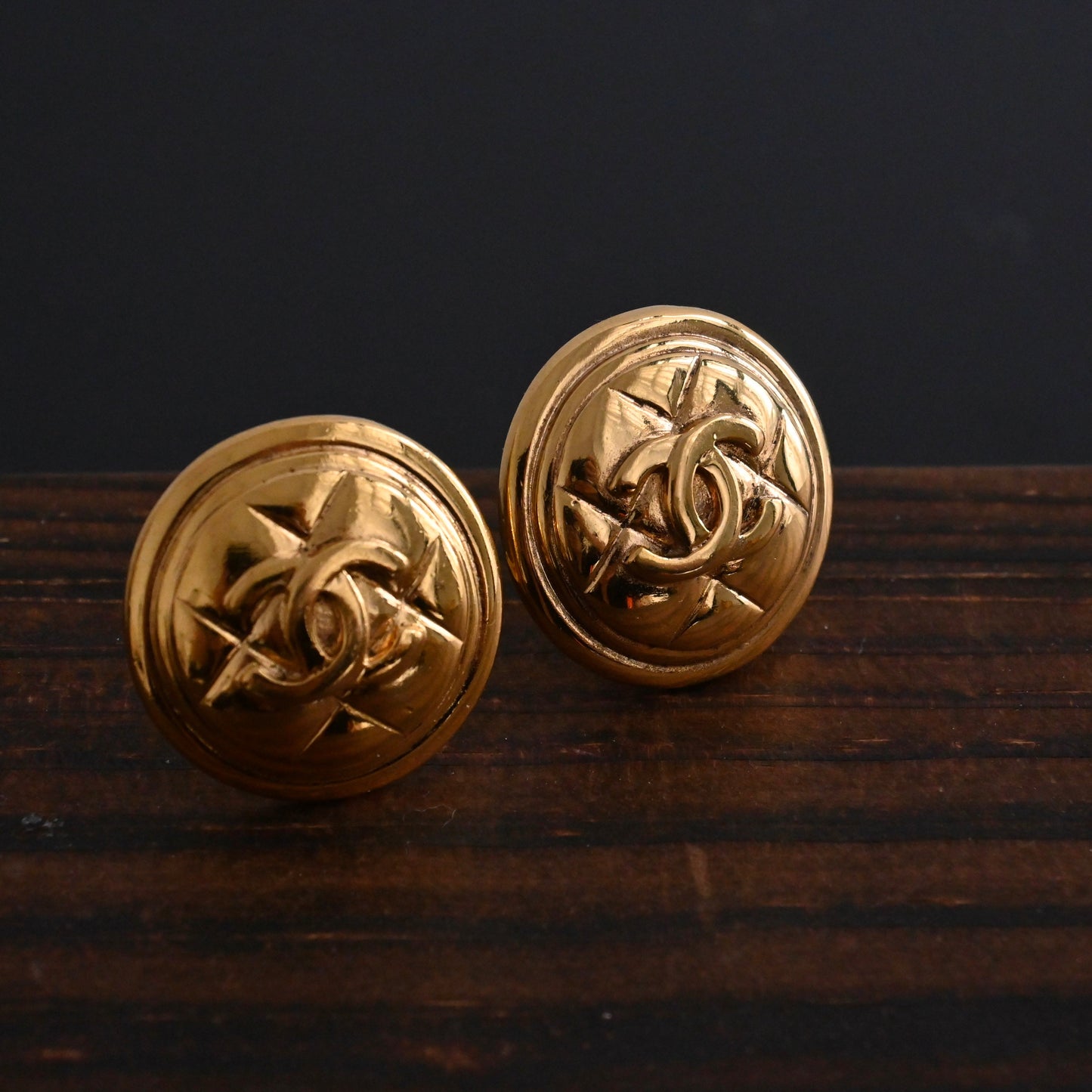 Chanel Matelasse CC Quilted Earclip