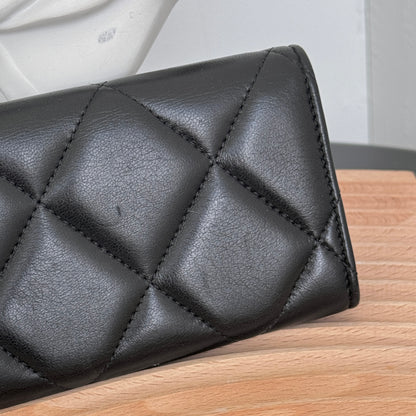 Chanel 19 Quilted Flap Cardholder