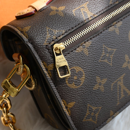 Louis Vuitton Pochette Métis East West