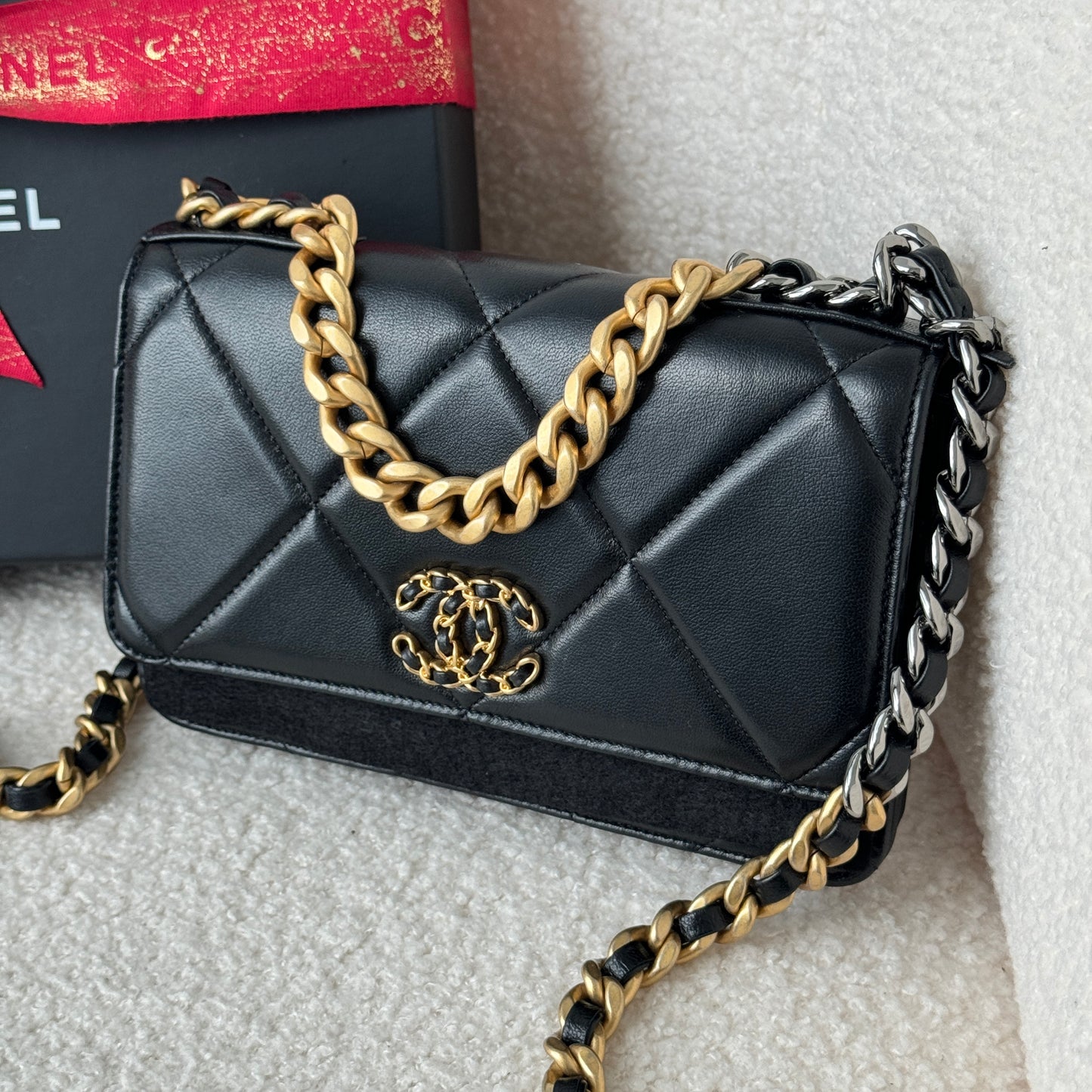 Chanel 19 Quilted Wallet On Chain WOC