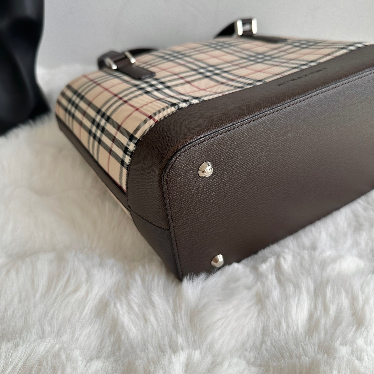 Burberry Nova Check Tote in beige