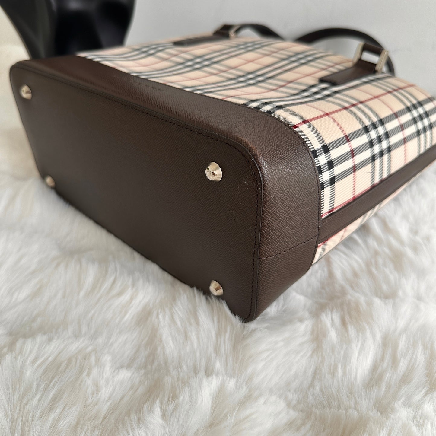 Burberry Nova Check Tote in beige