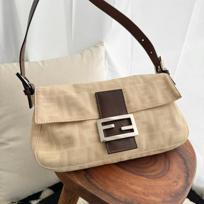 Fendi Vintage Baguette Bag in Beige