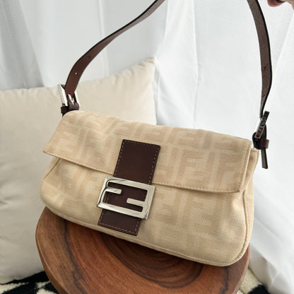 Fendi Vintage Baguette Bag in Beige