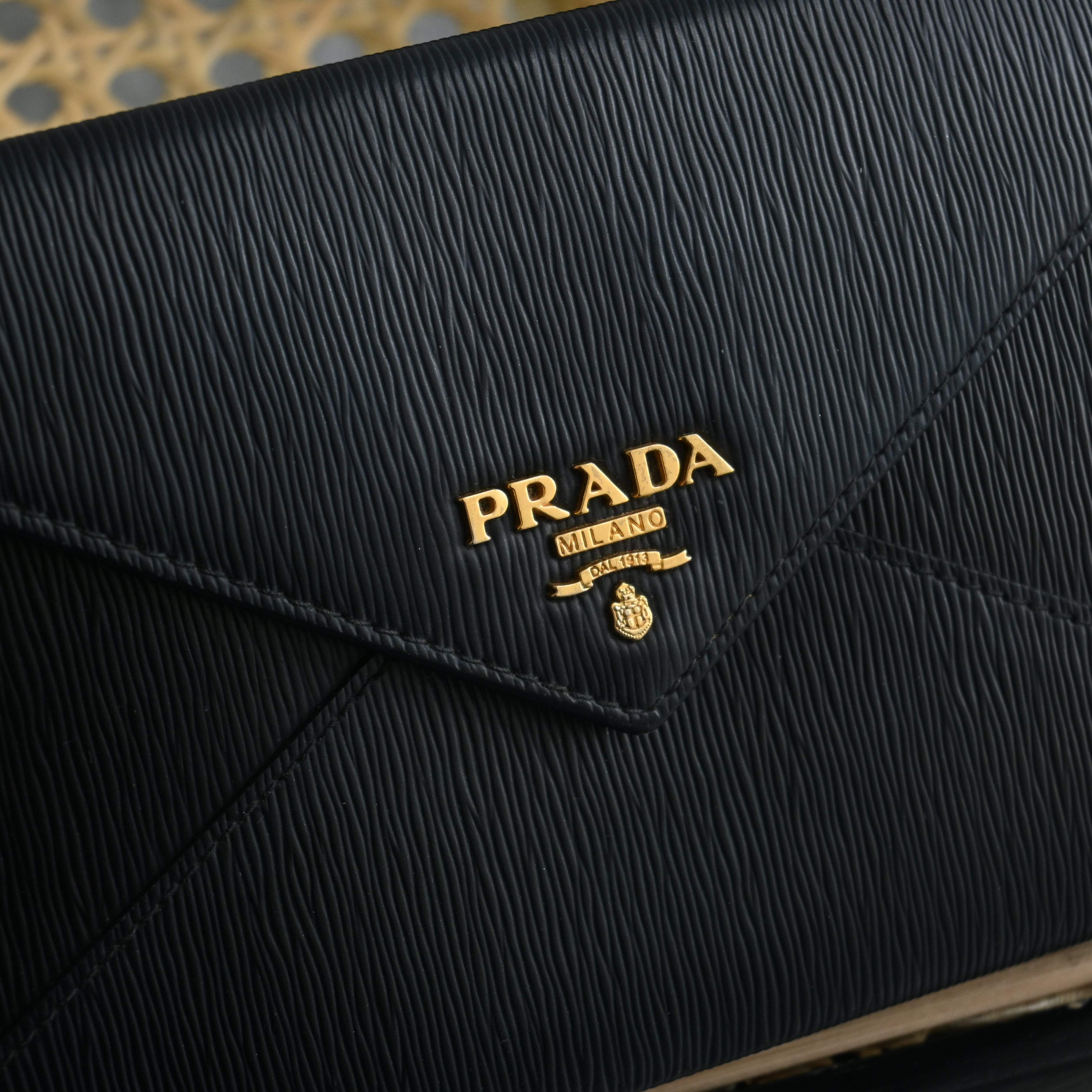 Prada Vitello Move Envelope Wallet 1MF175 - Leluxe Vintage Sdn. Bhd.