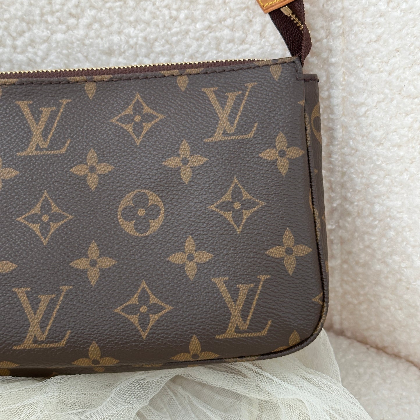 Louis Vuitton Monogram Pochette