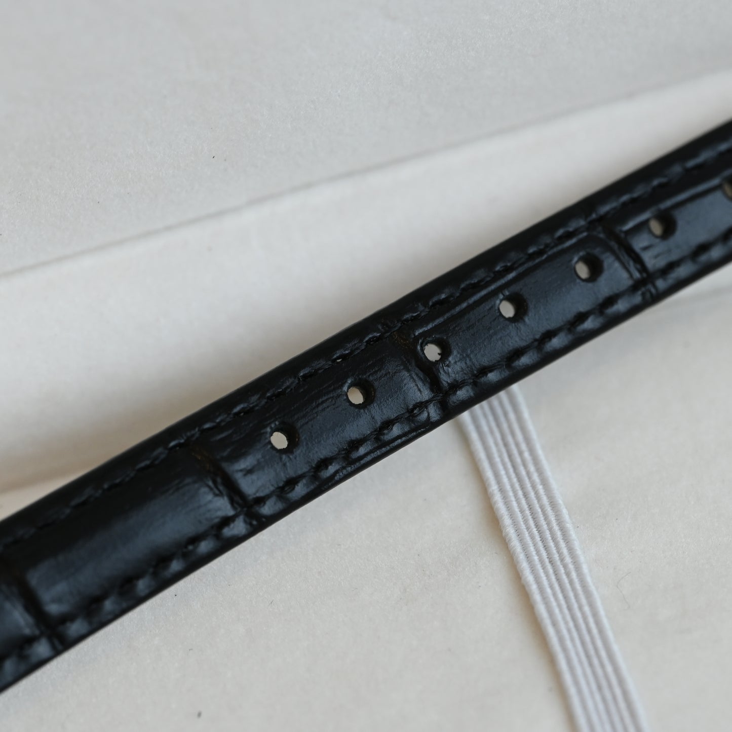 Tasaki V811-2850 MOP Watch