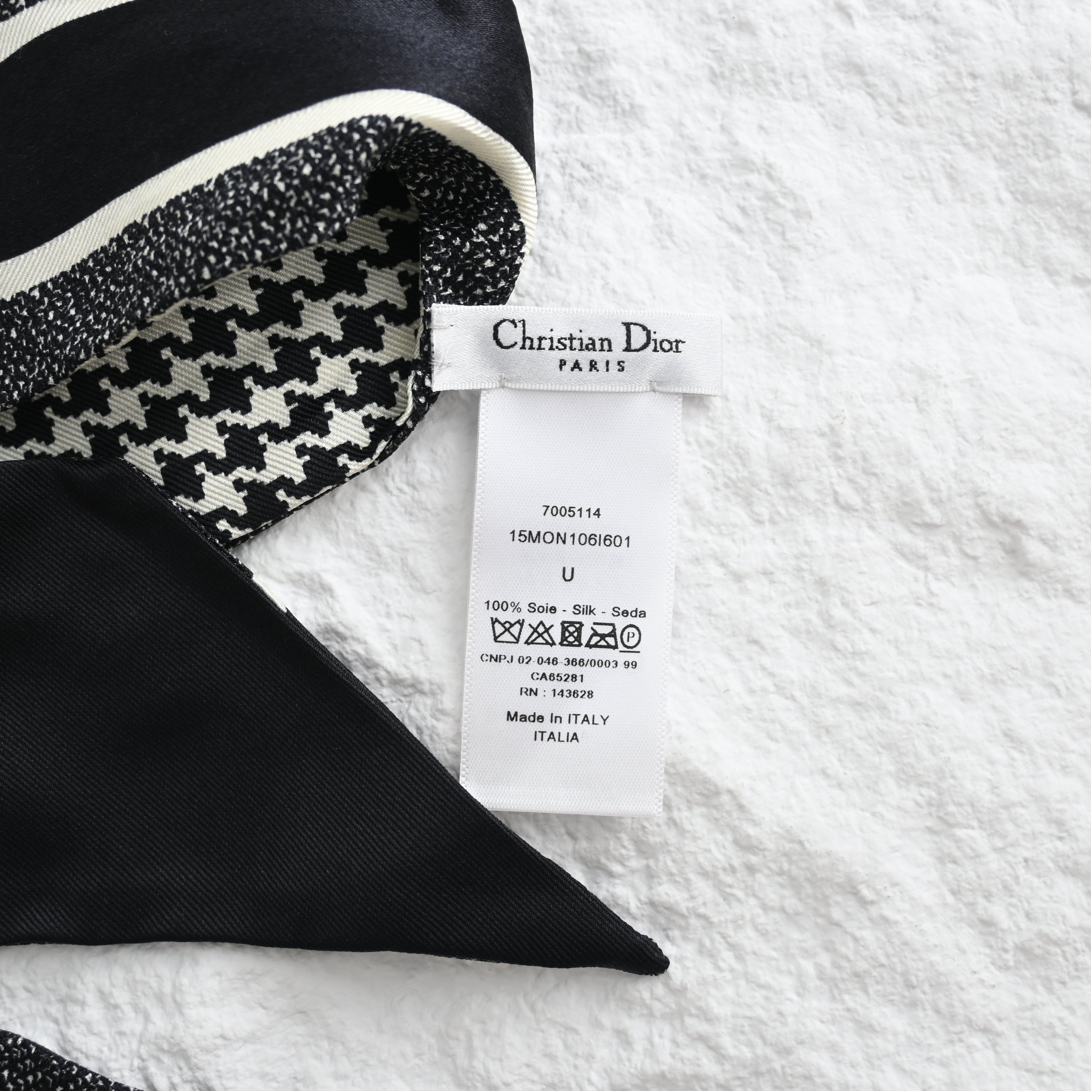 Dior 30 Montaigne Mitzah Silk Twilly - Leluxe Vintage Sdn. Bhd.