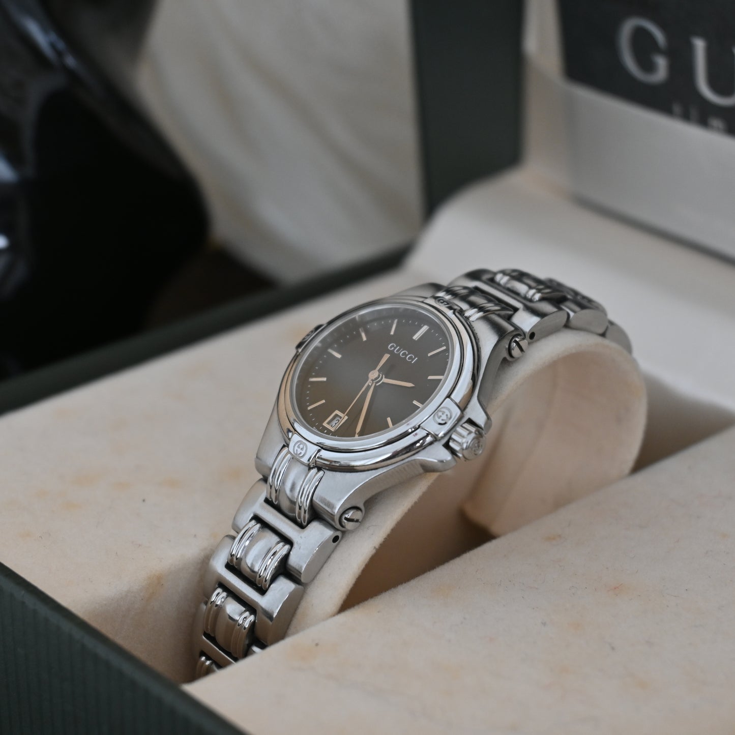 Gucci 9040L Date Round Watch