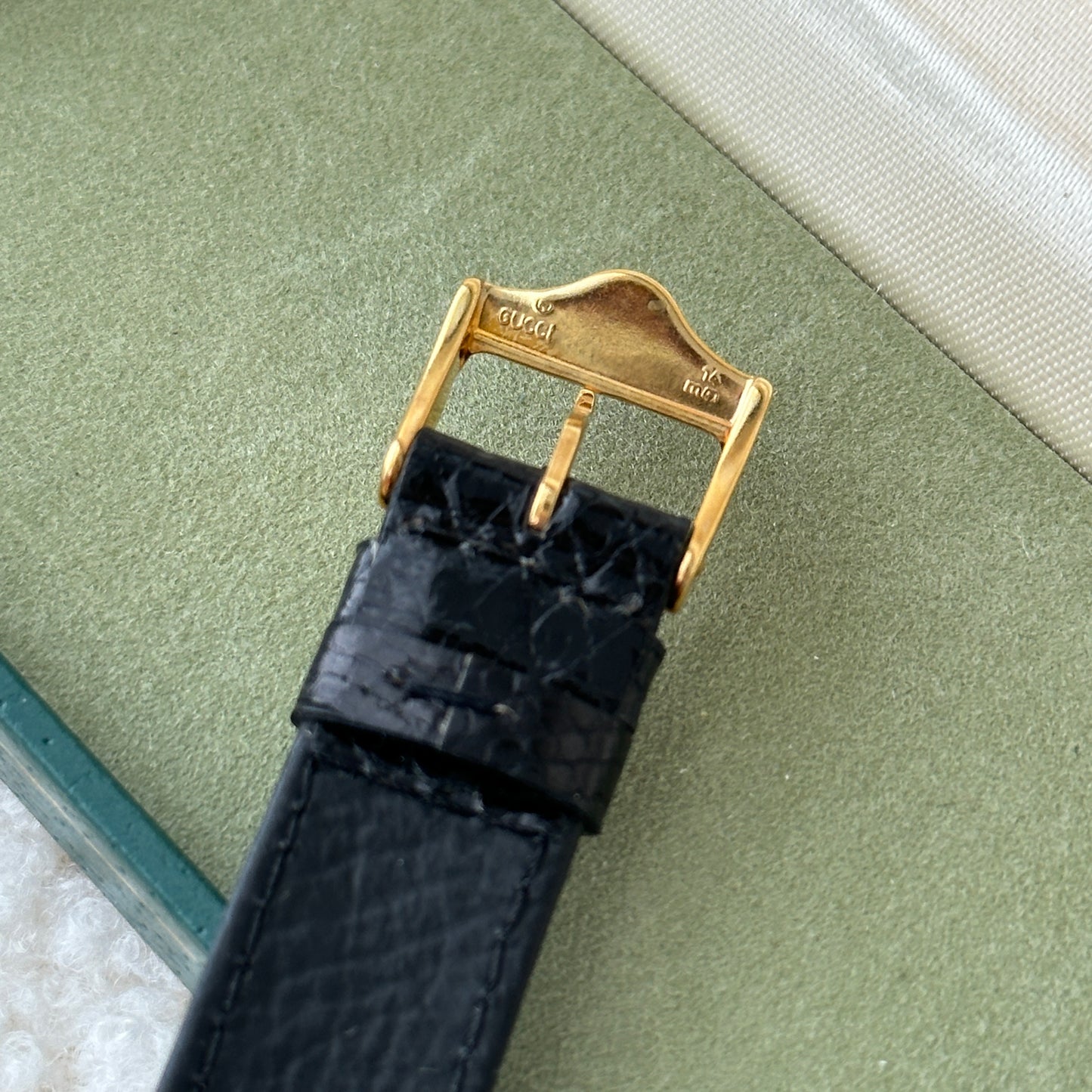 Gucci 2000l Gold Plated Black Dial Watch