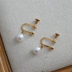 Tasaki Akoya Pearl Earrings 18k YG - Leluxe Vintage Sdn. Bhd.