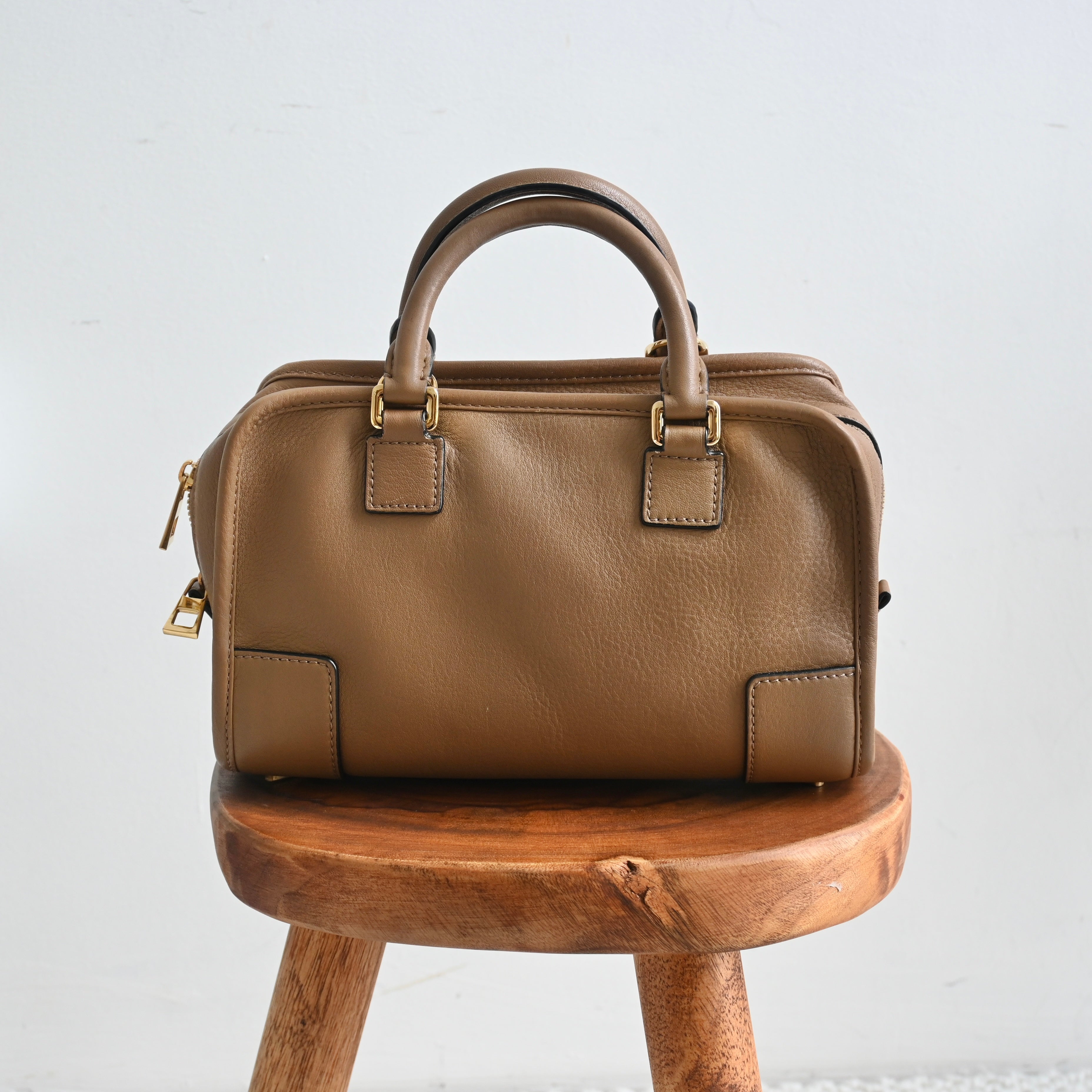 Loewe Amazona 23 - Leluxe Vintage Sdn. Bhd.