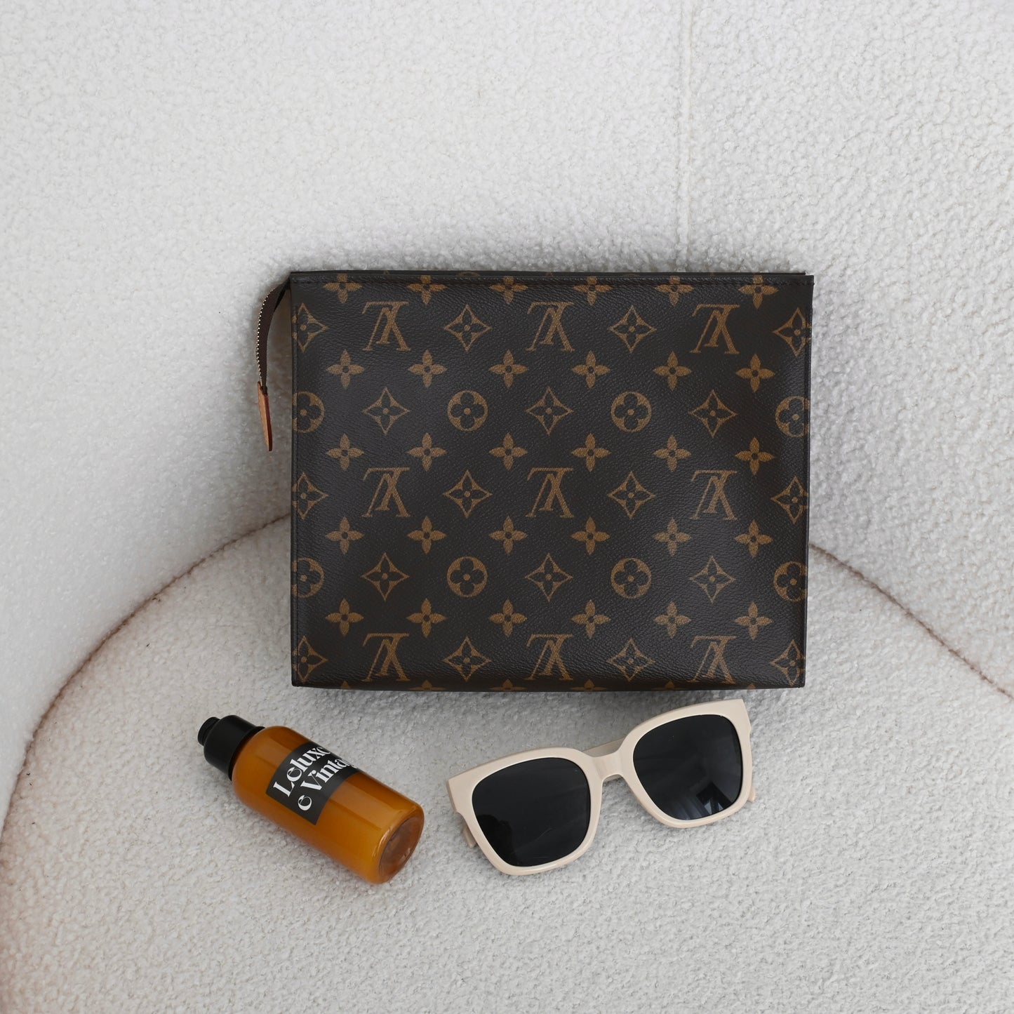 Louis Vuitton Toiletry 26