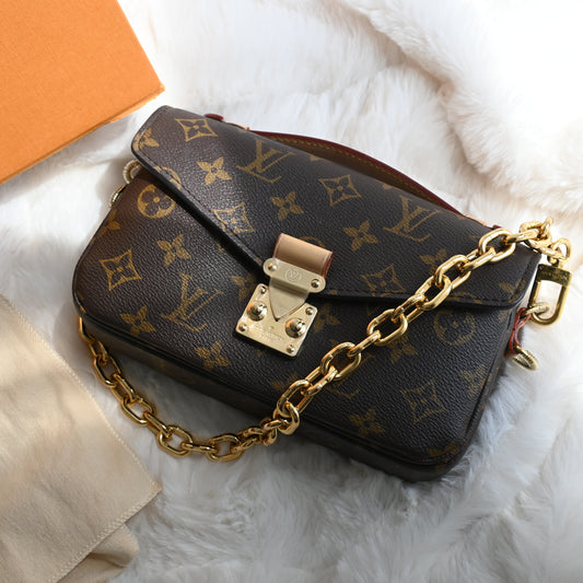 Louis Vuitton Pochette Métis East West