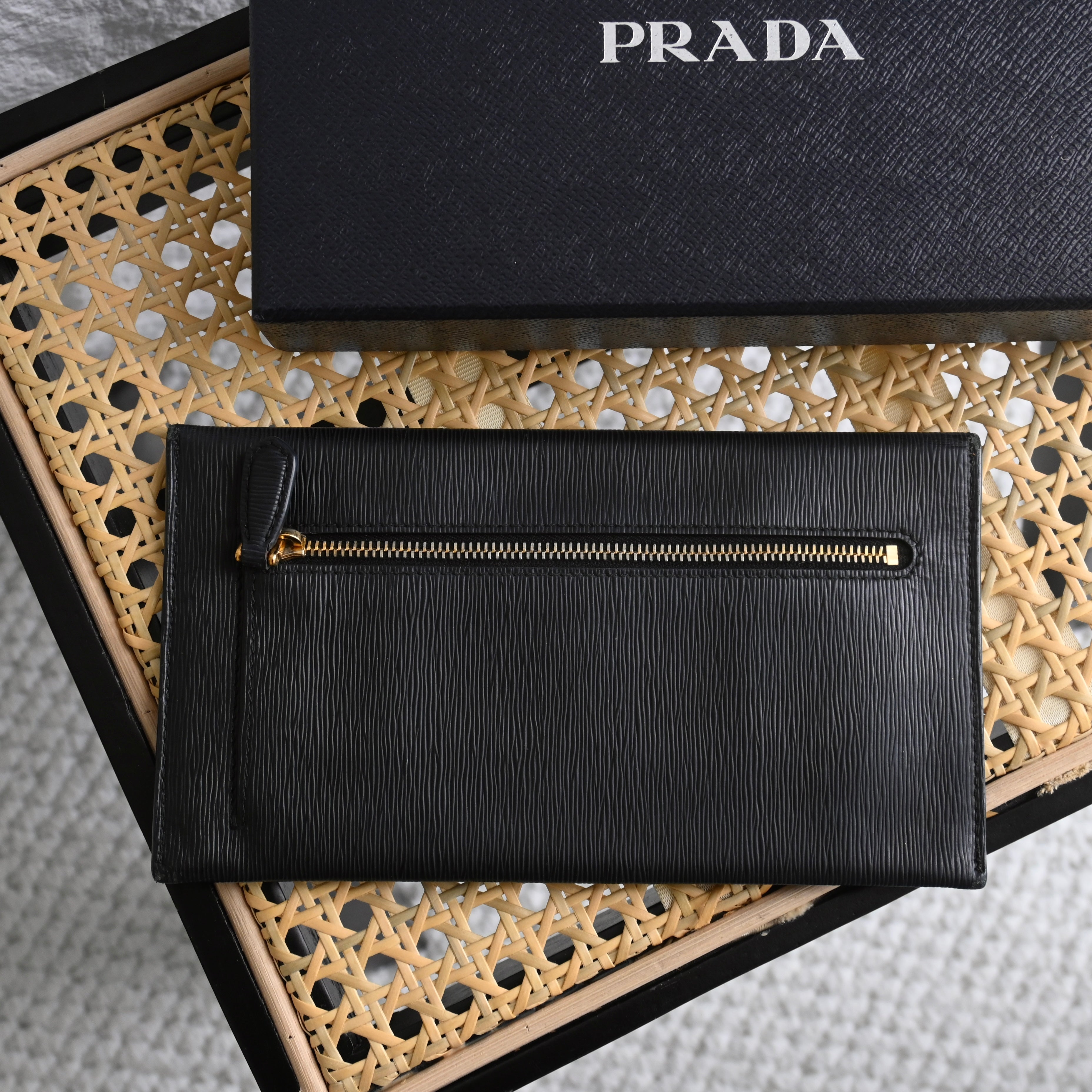 Prada Vitello Move Envelope Wallet 1MF175 - Leluxe Vintage Sdn. Bhd.