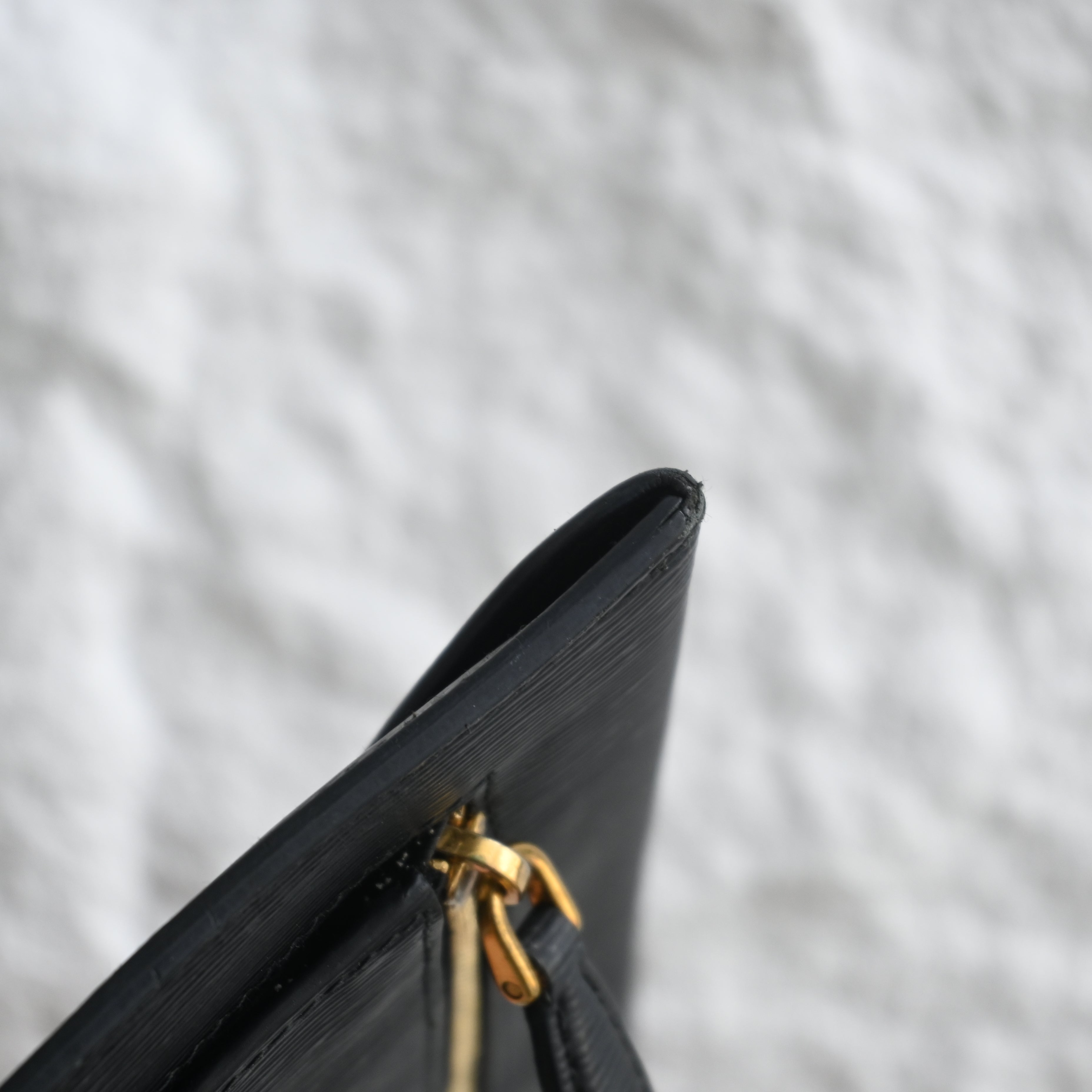 Prada Vitello Move Envelope Wallet 1MF175 - Leluxe Vintage Sdn. Bhd.