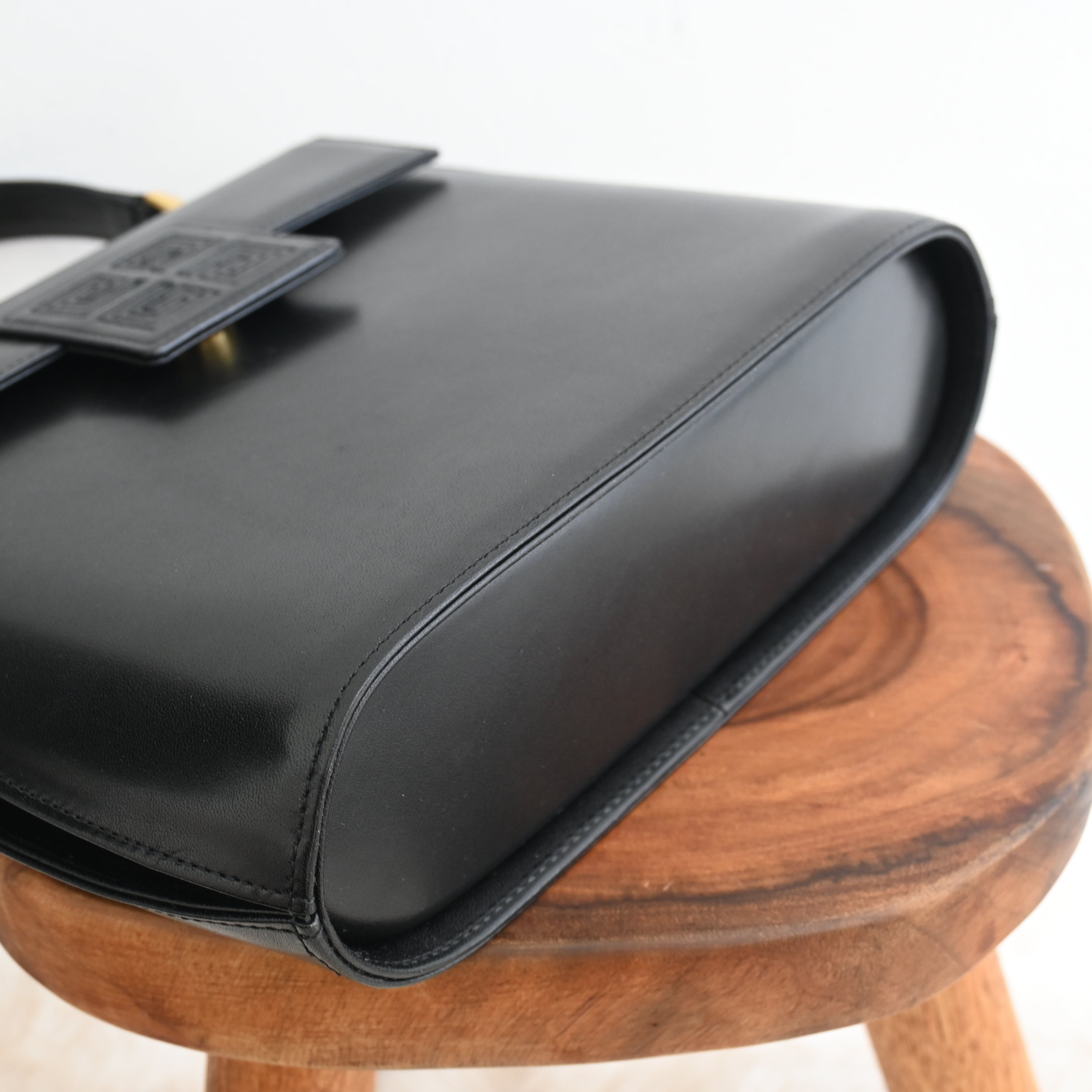 Givenchy 4G Top Handle Black Kelly - Leluxe Vintage Sdn. Bhd.