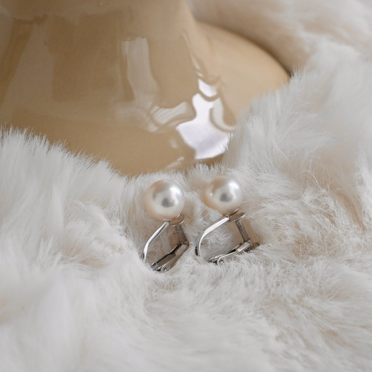 Tasaki Pearl Screw-hinge earrings