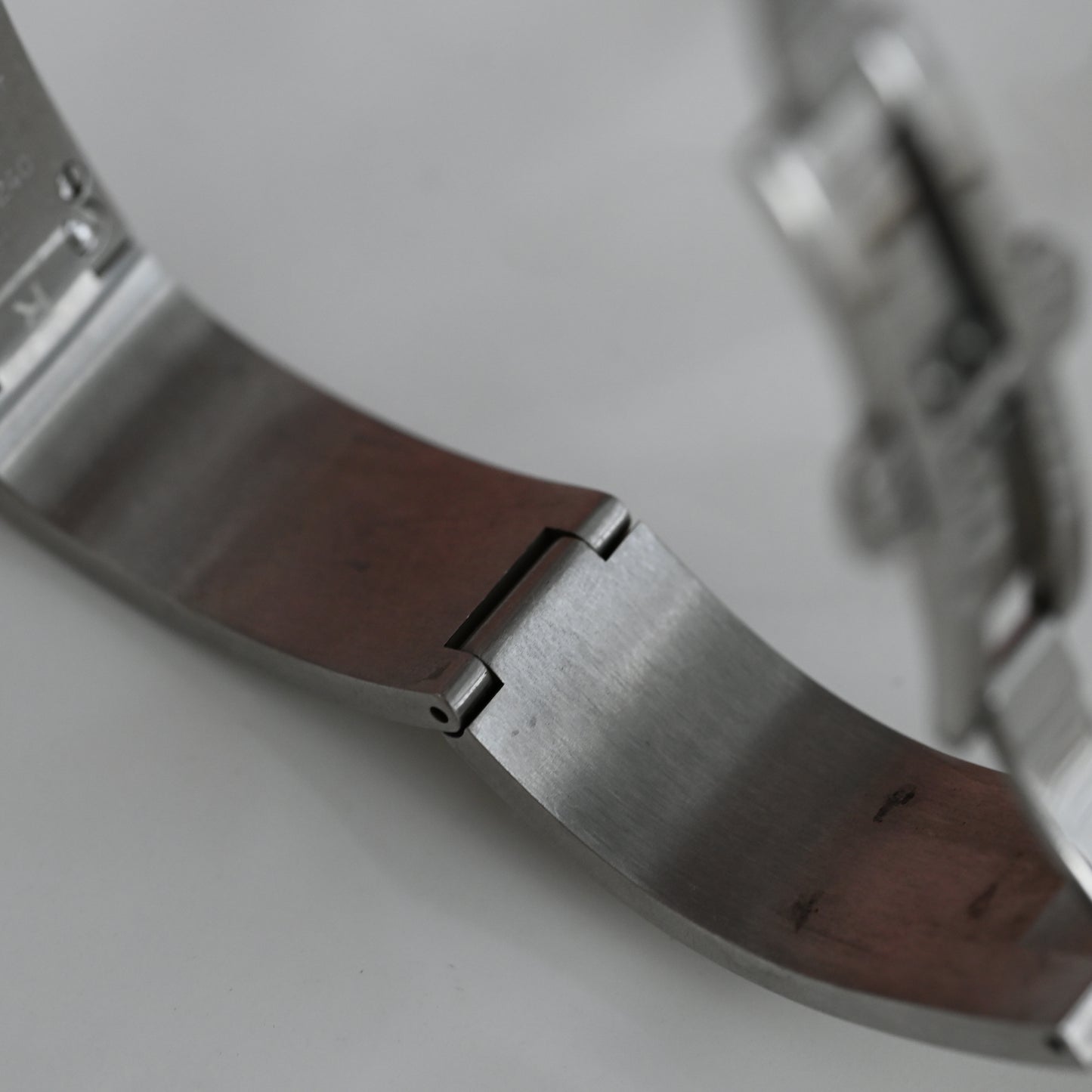 Gucci 2400S Stainless Steel Bangle Watch