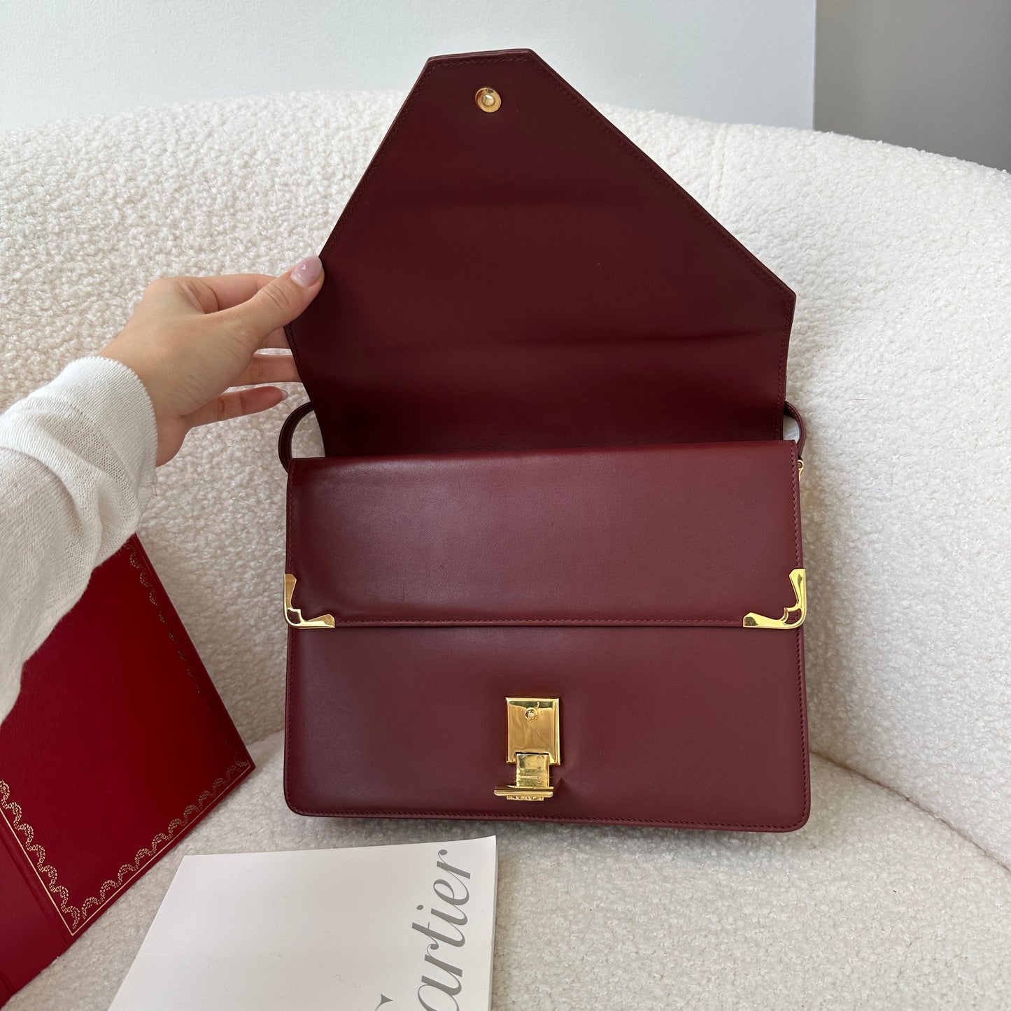 Must de Cartier Messenger Bag in Bordeaux