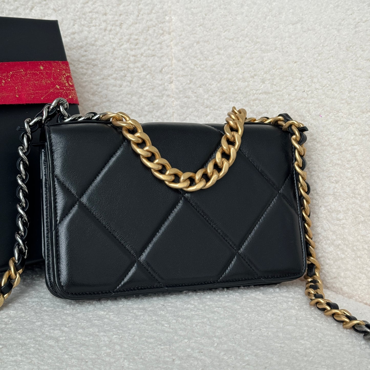 Chanel 19 Quilted Wallet On Chain WOC