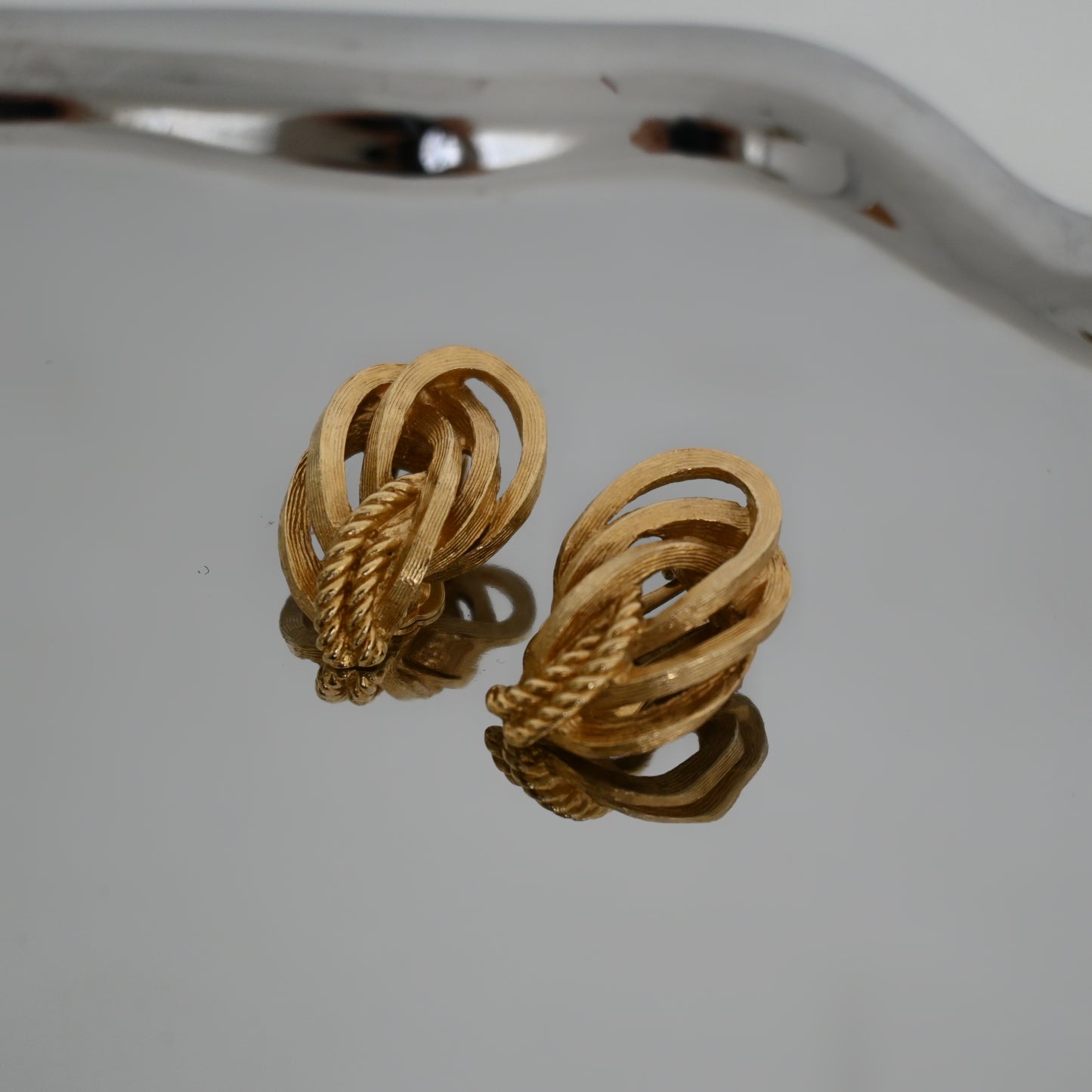 Christian Dior Love Knot Earclip