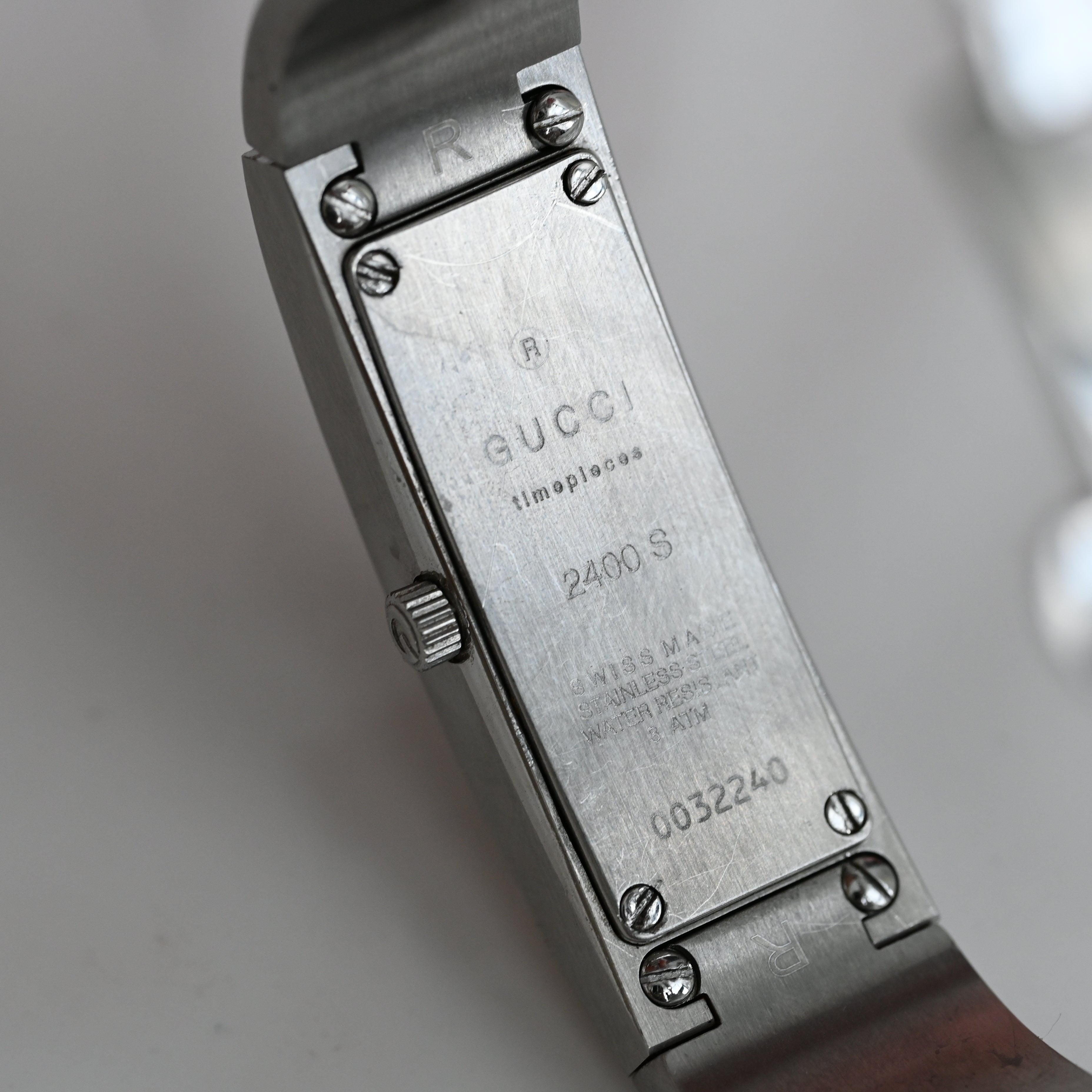 Gucci 2400S Stainless Steel Bangle Watch – Leluxe Vintage Sdn. Bhd.