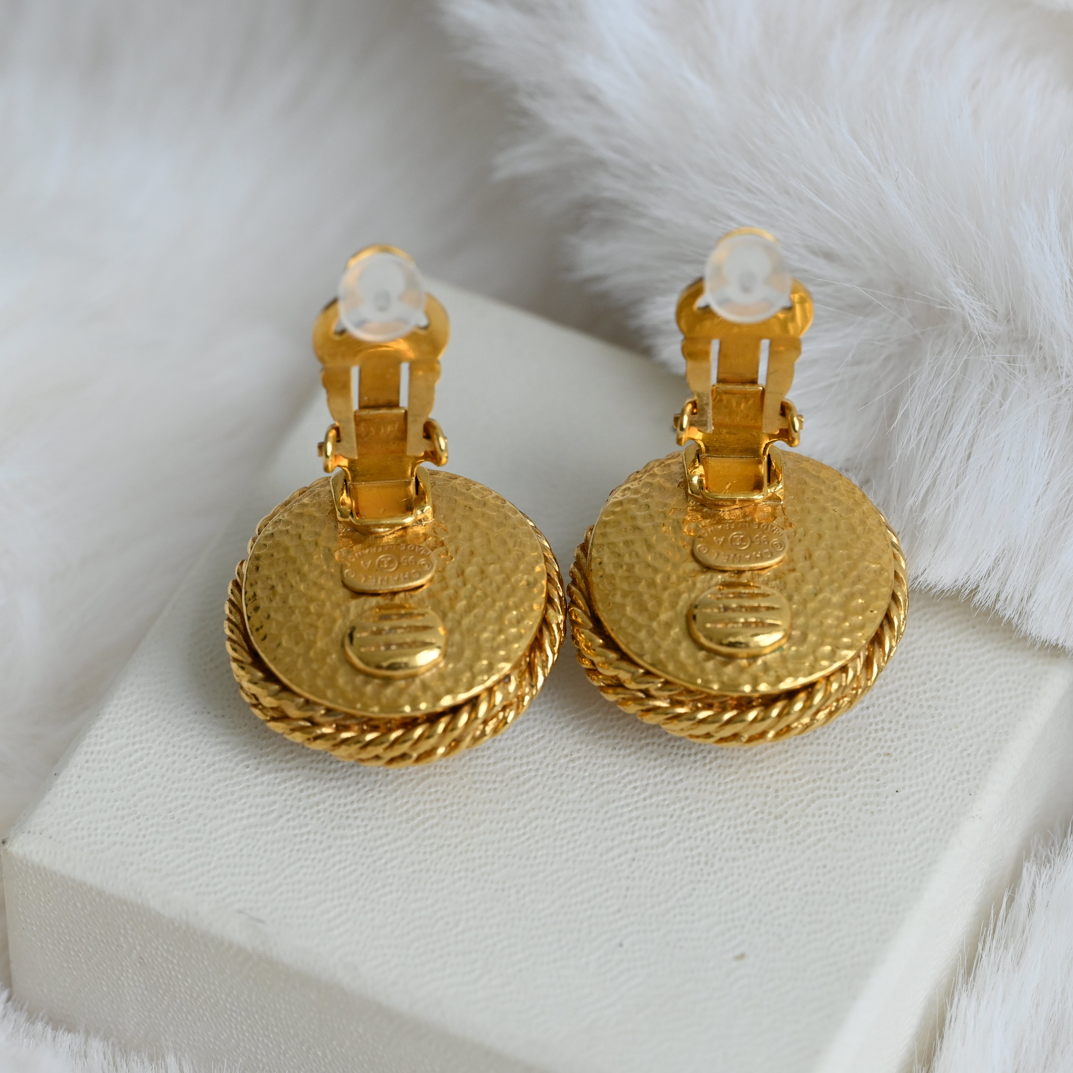 Chanel Mini CC Pearl Earclip - Leluxe Vintage Sdn. Bhd.