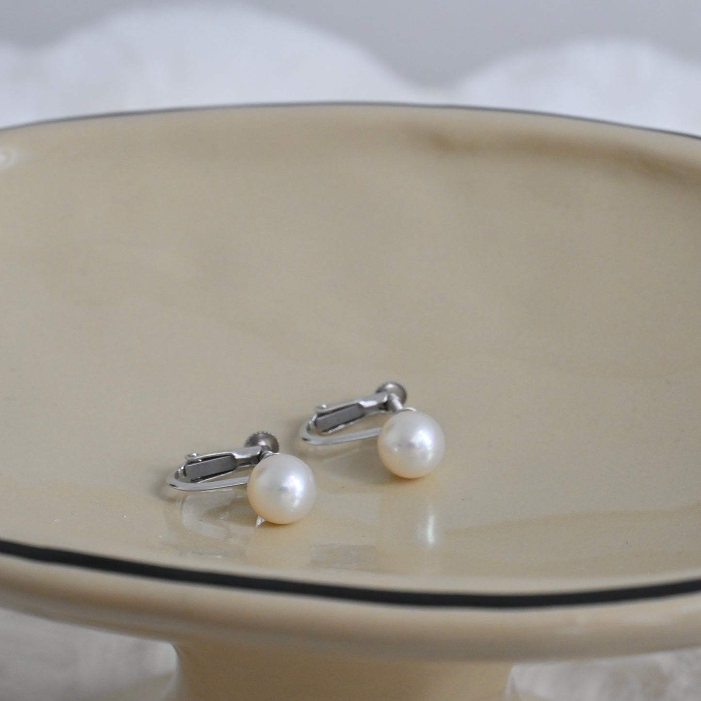 Tasaki Pearl Screw-hinge earrings