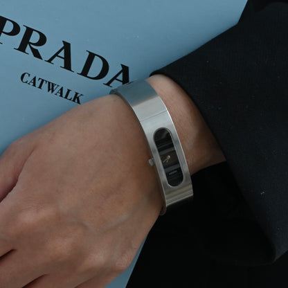 Gucci 2400S Stainless Steel Bangle Watch