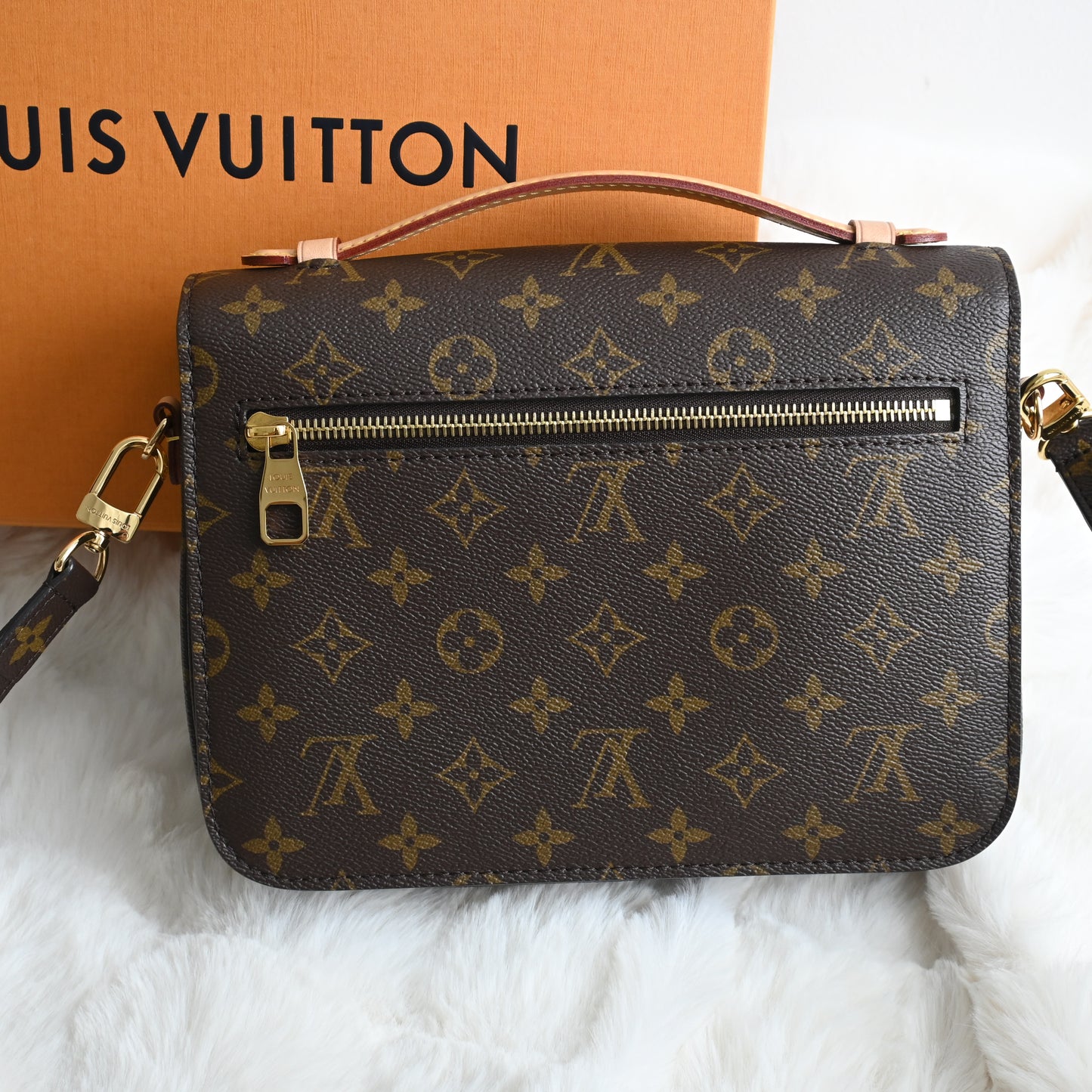 Louis Vuitton Pochette Métis Monogram