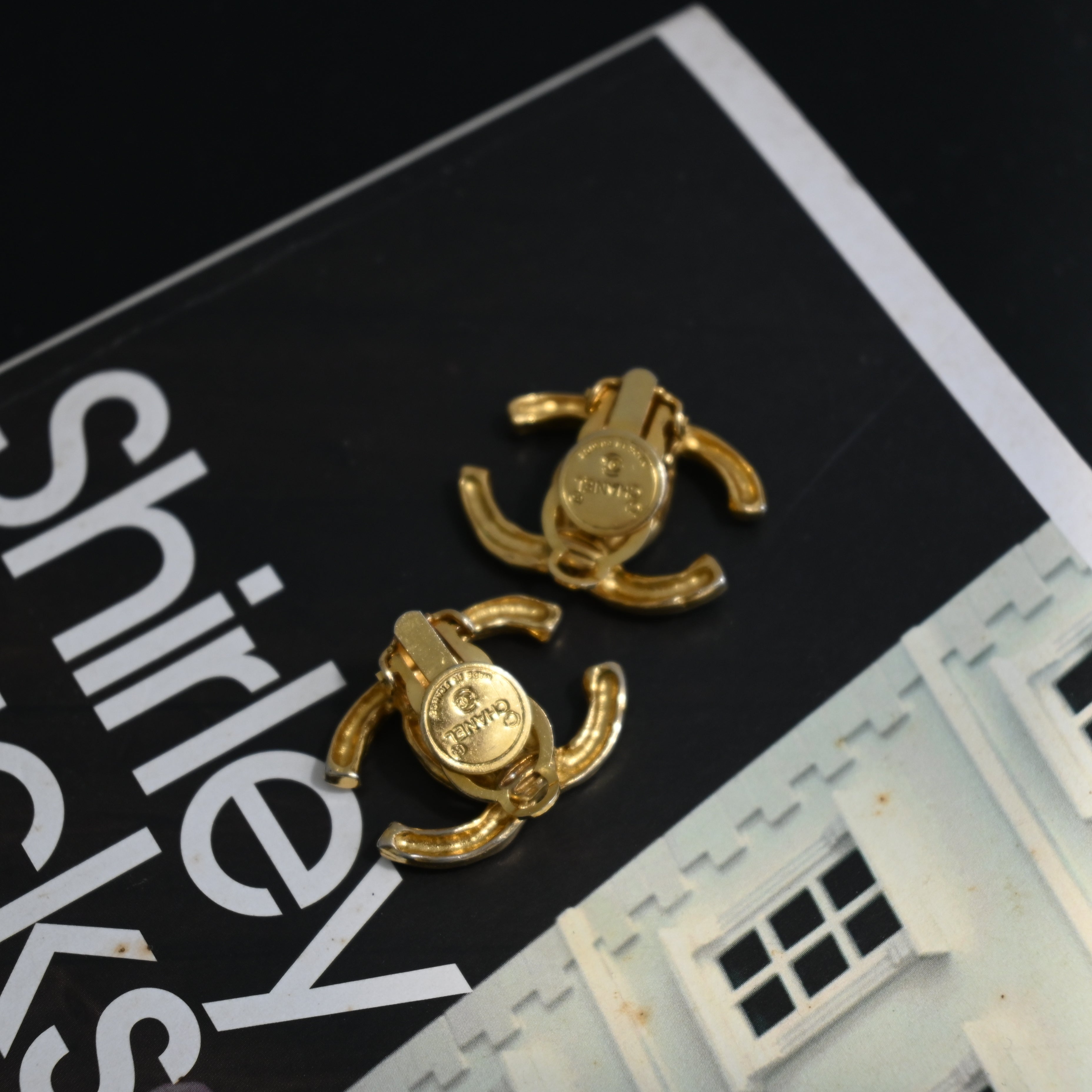 Chanel Coco Earclips with Hammered Texture - Leluxe Vintage Sdn. Bhd.