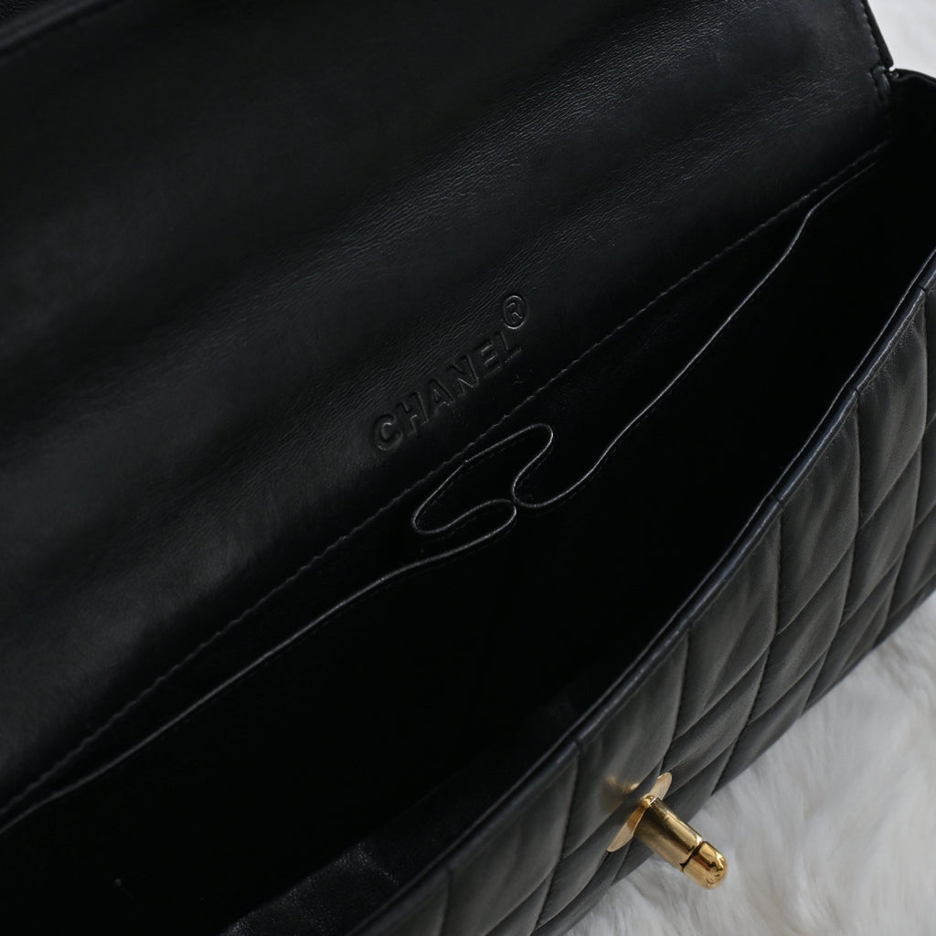 Chanel Chocolate Bar Flap Shoulder Bag - Leluxe Vintage Sdn. Bhd.