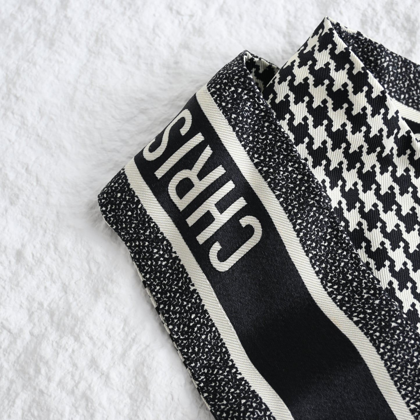 Dior 30 Montaigne Mitzah Silk Twilly