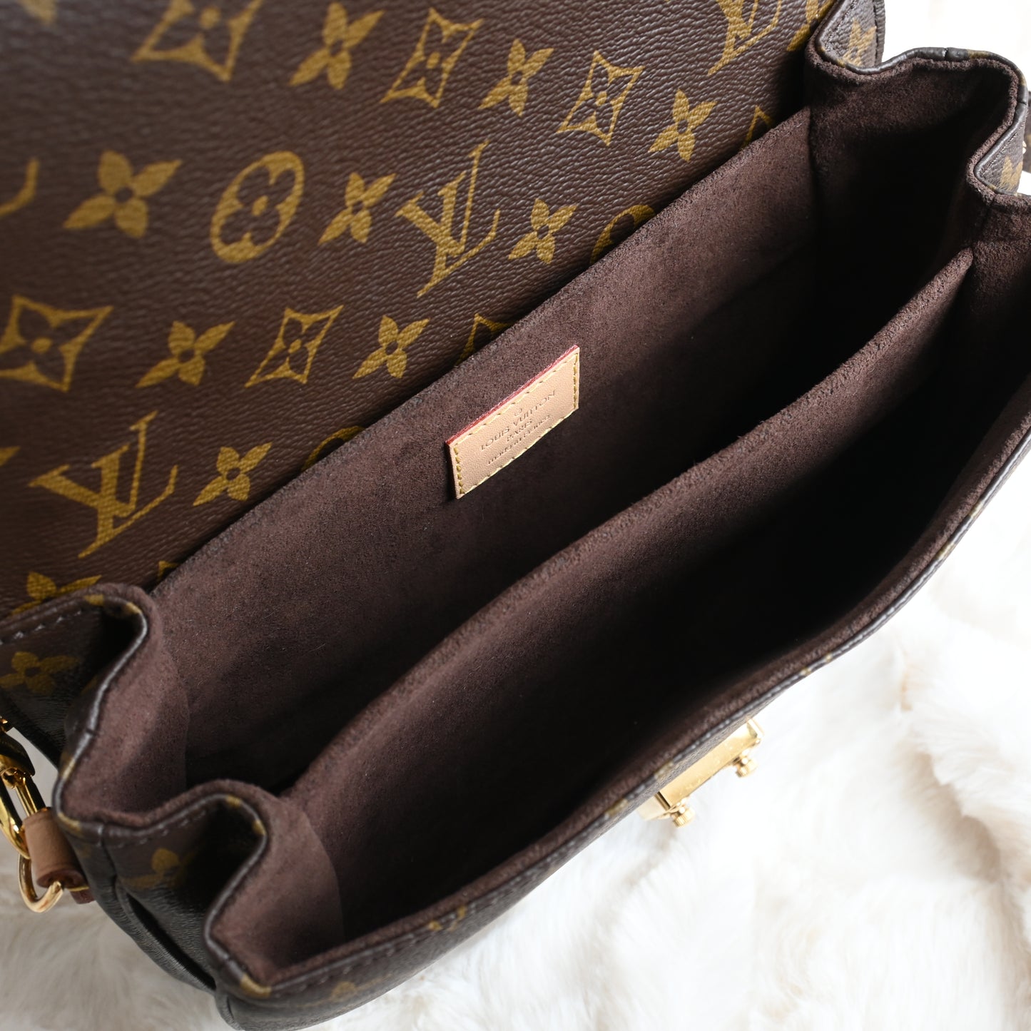 Louis Vuitton Pochette Métis Monogram