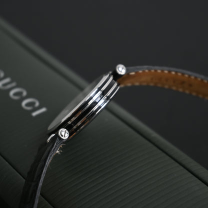 Gucci 2040M Round Face Watch