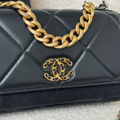 Chanel 19 Quilted Wallet On Chain WOC