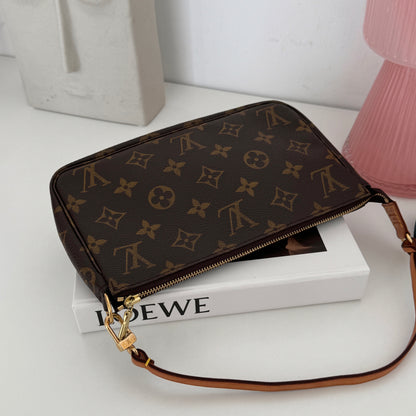 Louis Vuitton Pochette Acceasoires