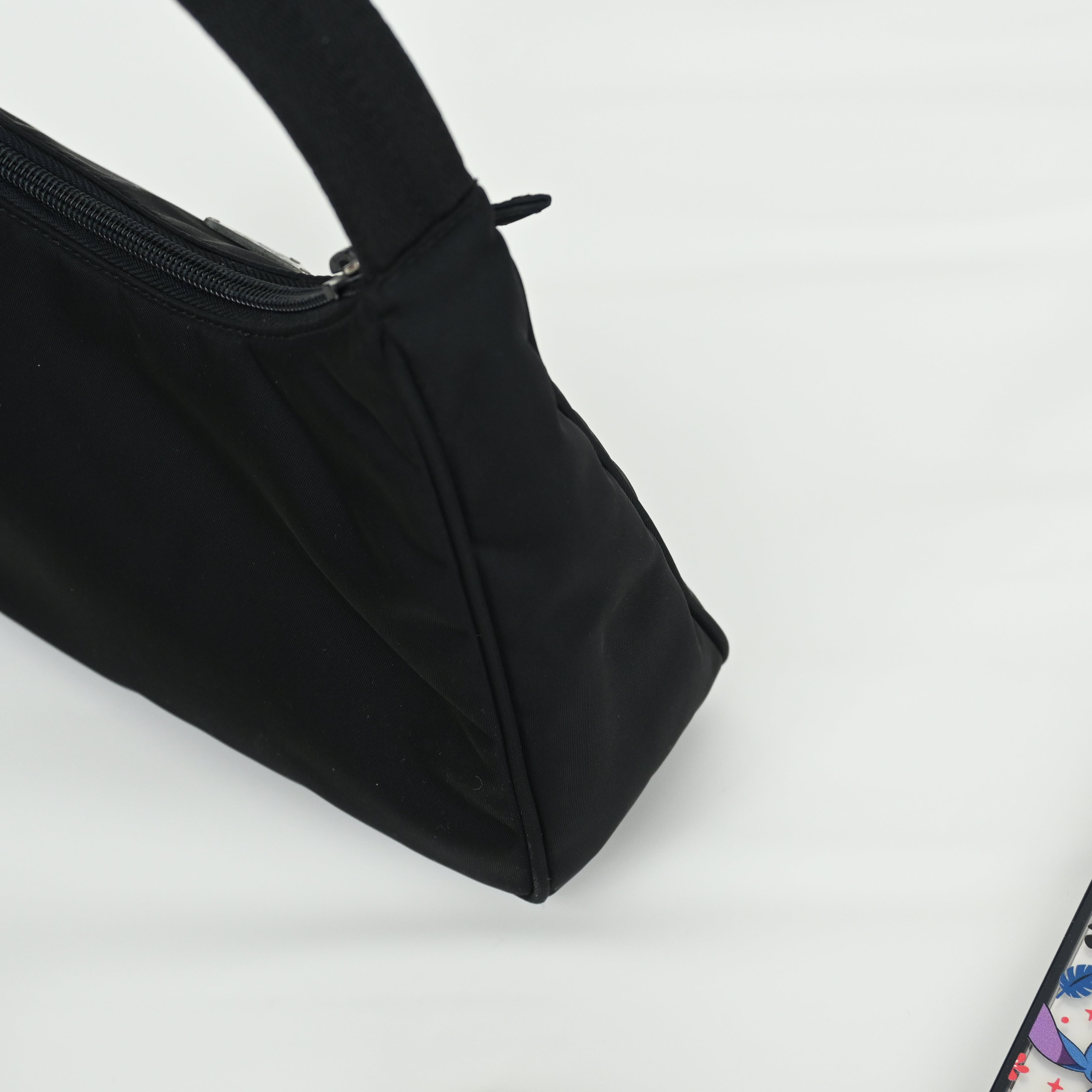 Prada Tessuto Nylon Hobo – Leluxe Vintage Sdn. Bhd.