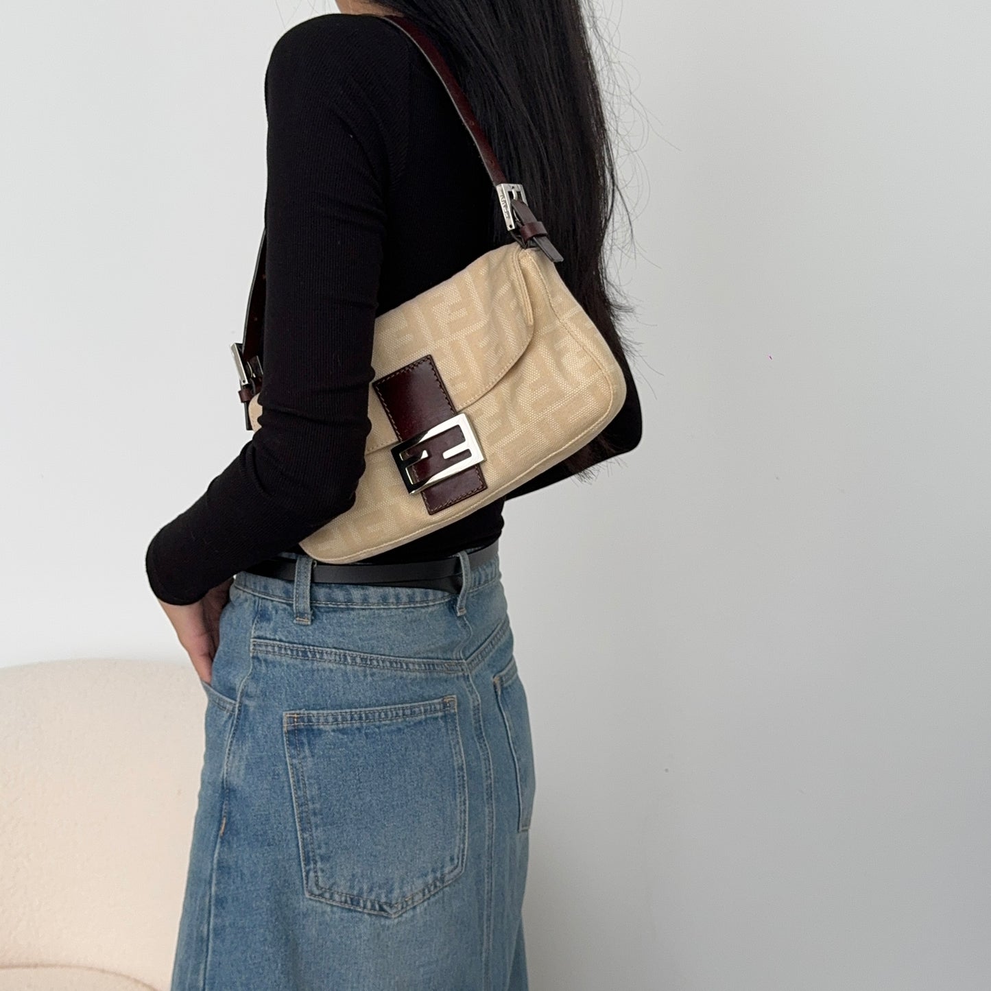 Fendi Vintage Baguette Bag in Beige