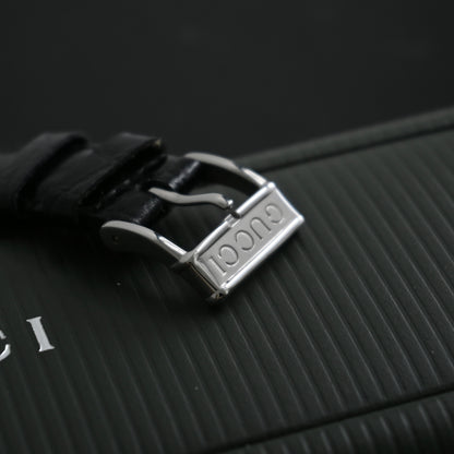 Gucci 2040M Round Face Watch