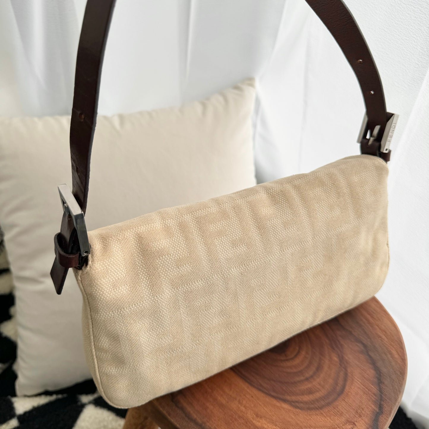 Fendi Vintage Baguette Bag in Beige